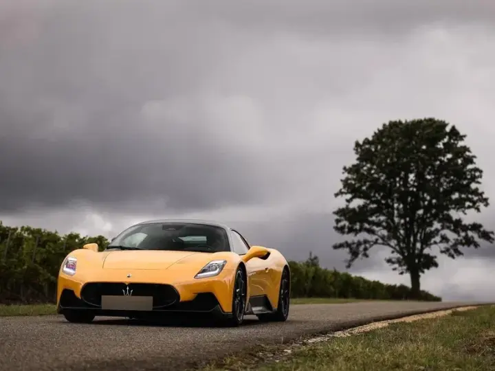 Maserati MC20