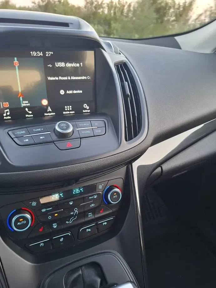 Ford Kuga III 2.0 TDCi 4WD Powershift ST-Line — imagine 3