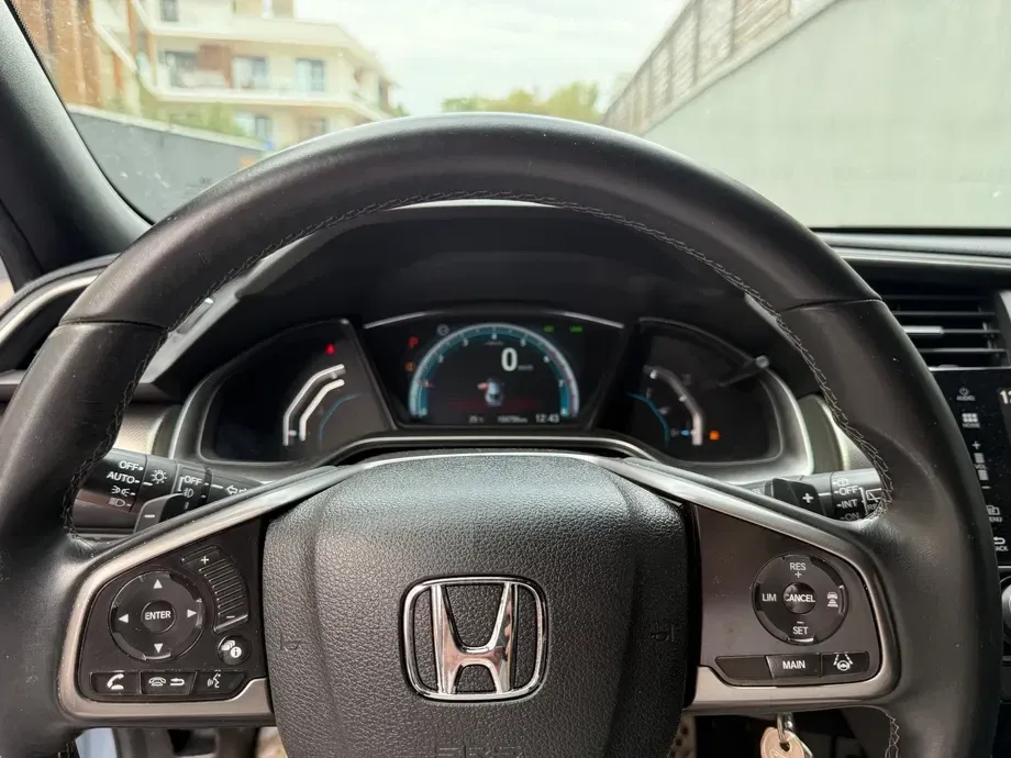 Honda Civic X — imagine 10