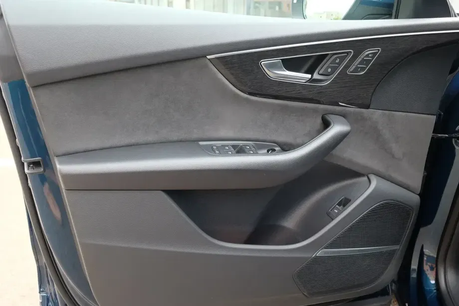 Audi Q8 3.0 55 TFSI quattro Tiptronic MHEV — imagine 10