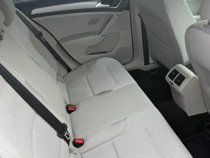 Volkswagen Golf VII 1.6 TDI BlueMotion Technology DSG Comfortline