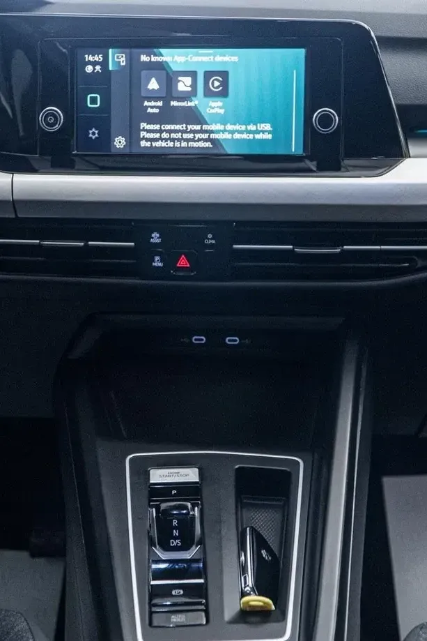 Volkswagen Golf 1.0 eTSI MHEV 110CP DSG Life — imagine 4