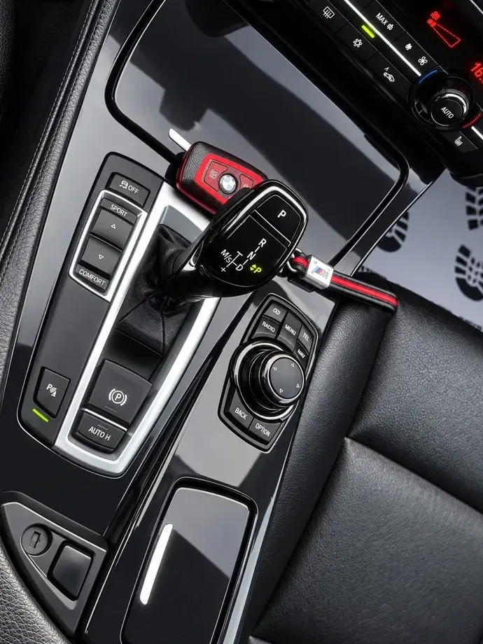 BMW Seria 5 F10/F11/F07 520d — imagine 9