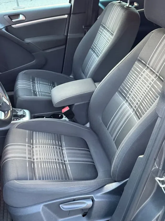 Volkswagen Tiguan 2.0 TDI SCR 4MOTION BlueMotion Technology DSG Lounge Track & Style — imagine 8