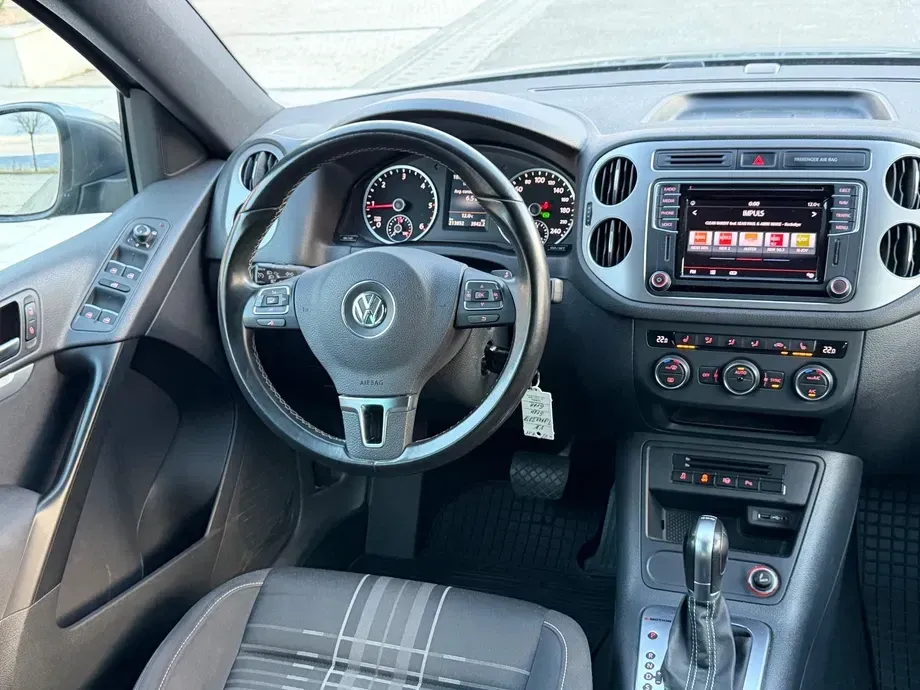 Volkswagen Tiguan 2.0 TDI SCR 4MOTION BlueMotion Technology DSG Lounge Track & Style — imagine 7