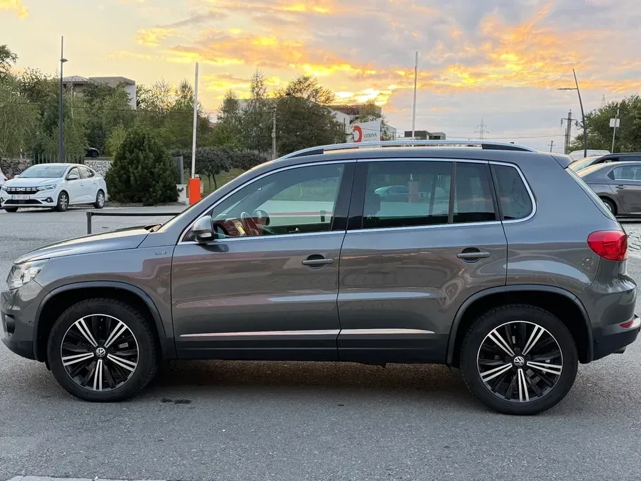 Volkswagen Tiguan 2.0 TDI SCR 4MOTION BlueMotion Technology DSG Lounge Track & Style — imagine 2