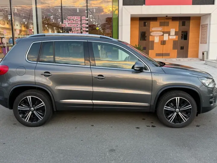 Volkswagen Tiguan 2.0 TDI SCR 4MOTION BlueMotion Technology DSG Lounge Track & Style