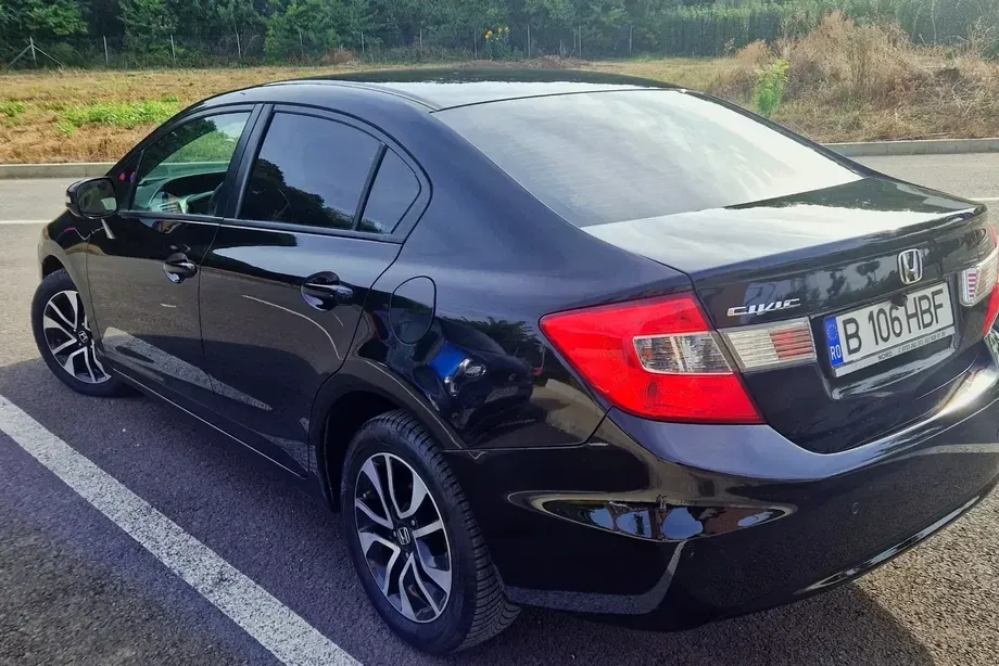 Honda Civic 1.8 MT LS — imagine 4