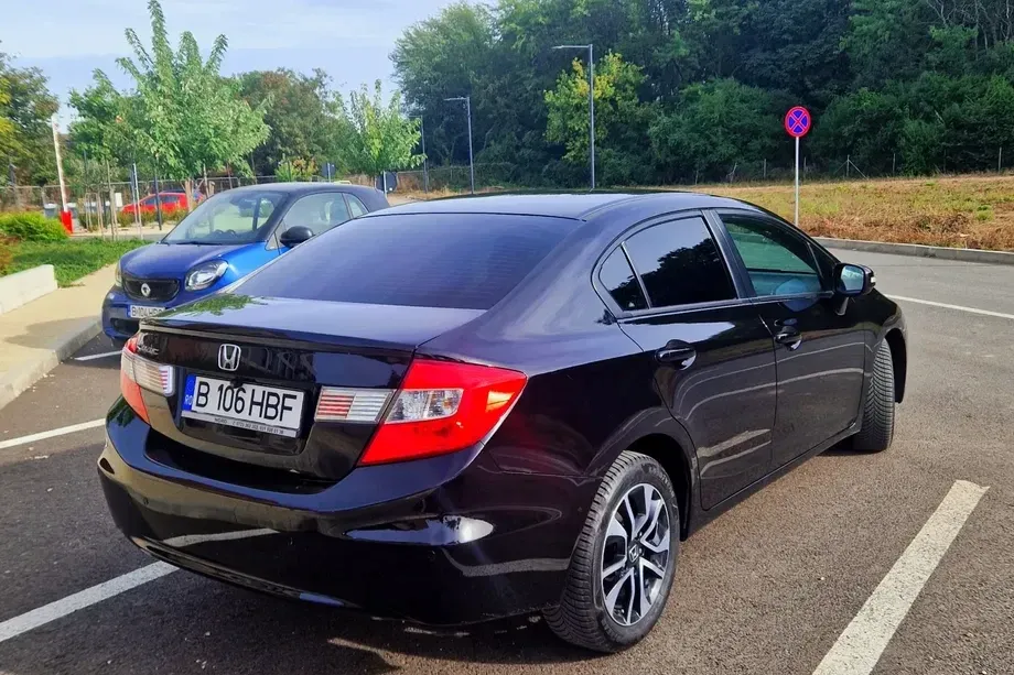 Honda Civic 1.8 MT LS — imagine 3