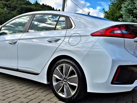 Hyundai IONIQ 1.6 GDI Premium