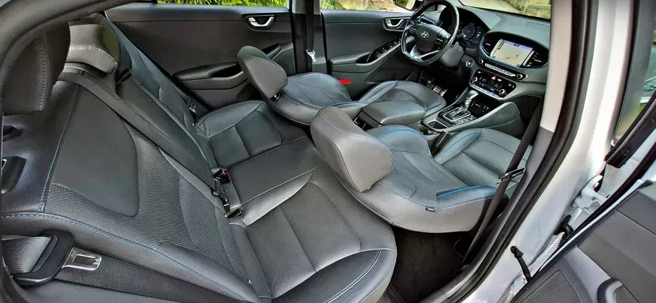 Hyundai IONIQ 1.6 GDI Premium — imagine 2