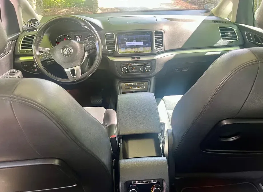 Volkswagen Sharan II 2.0 TDI DSG BlueMotion Technology Trendline — imagine 5