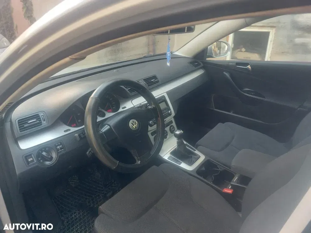 Volkswagen Passat 1.9 TDI DPF BlueMotion — imagine 5