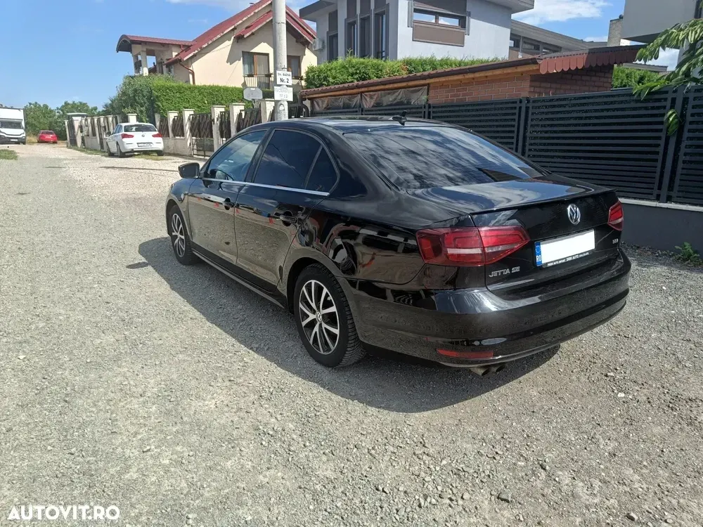 Volkswagen Jetta — imagine 3