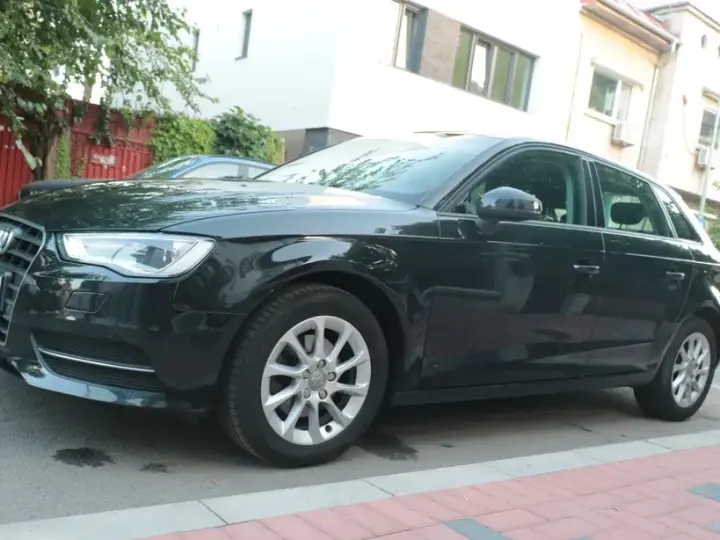 Audi A3 Sportback 8V 1.6 TDI Stronic Attraction