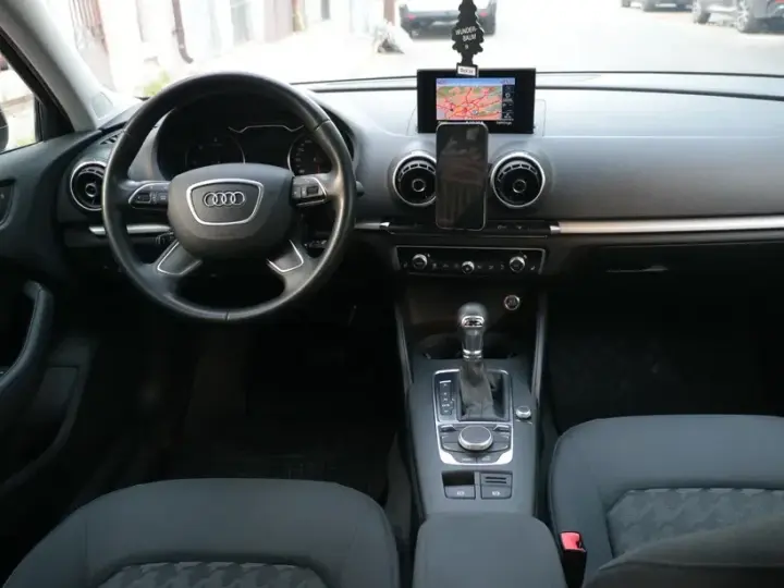 Audi A3 Sportback 8V 1.6 TDI Stronic Attraction