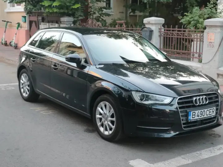 Audi A3 Sportback 8V 1.6 TDI Stronic Attraction