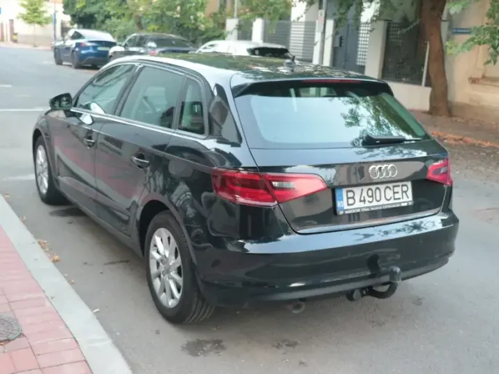 Audi A3 Sportback 8V 1.6 TDI Stronic Attraction