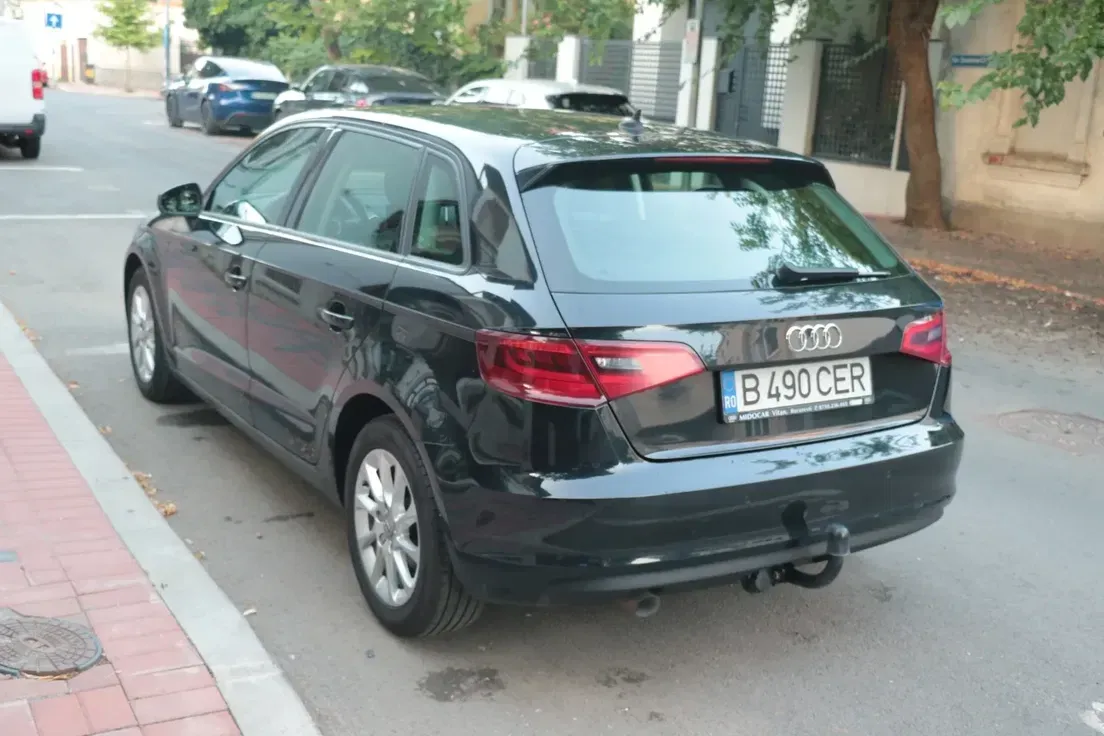 Audi A3 Sportback 8V 1.6 TDI Stronic Attraction — imagine 9