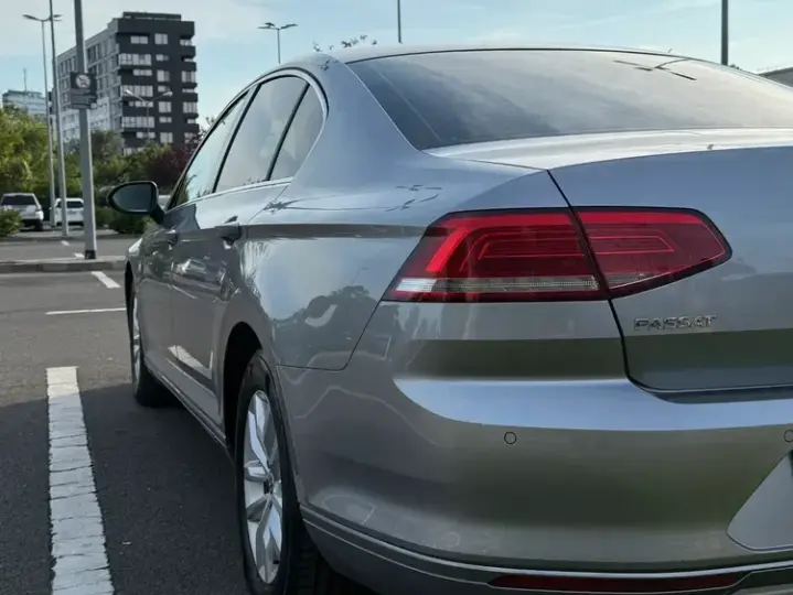 Volkswagen Passat B8 2.0 TDI DSG Comfortline