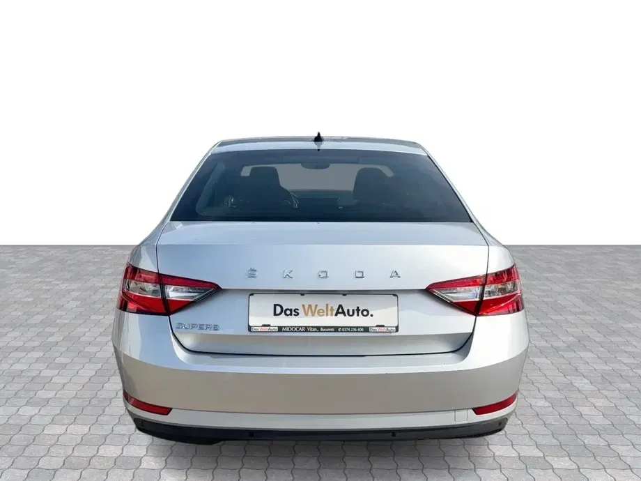 Škoda Superb 2.0 TDI DSG Ambition — imagine 4