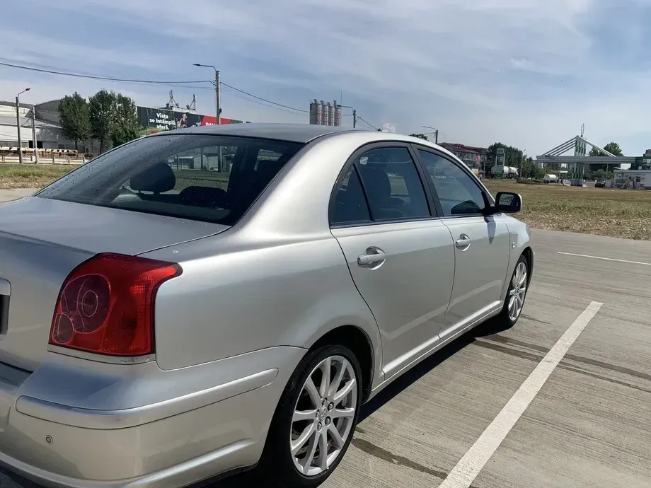 Toyota Avensis II 2.0 VVT-i Sol — imagine 4