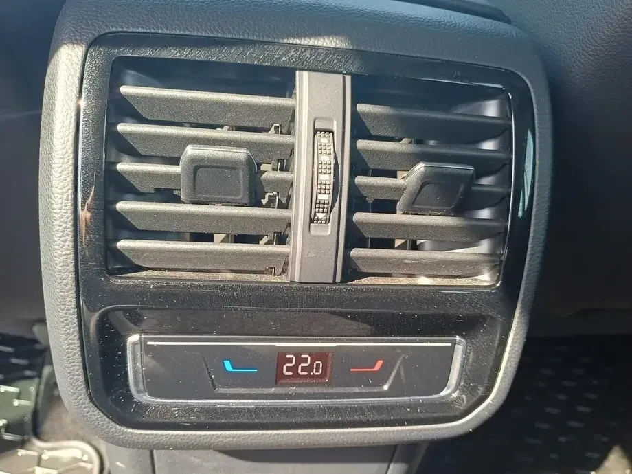 Volkswagen Passat — imagine 9