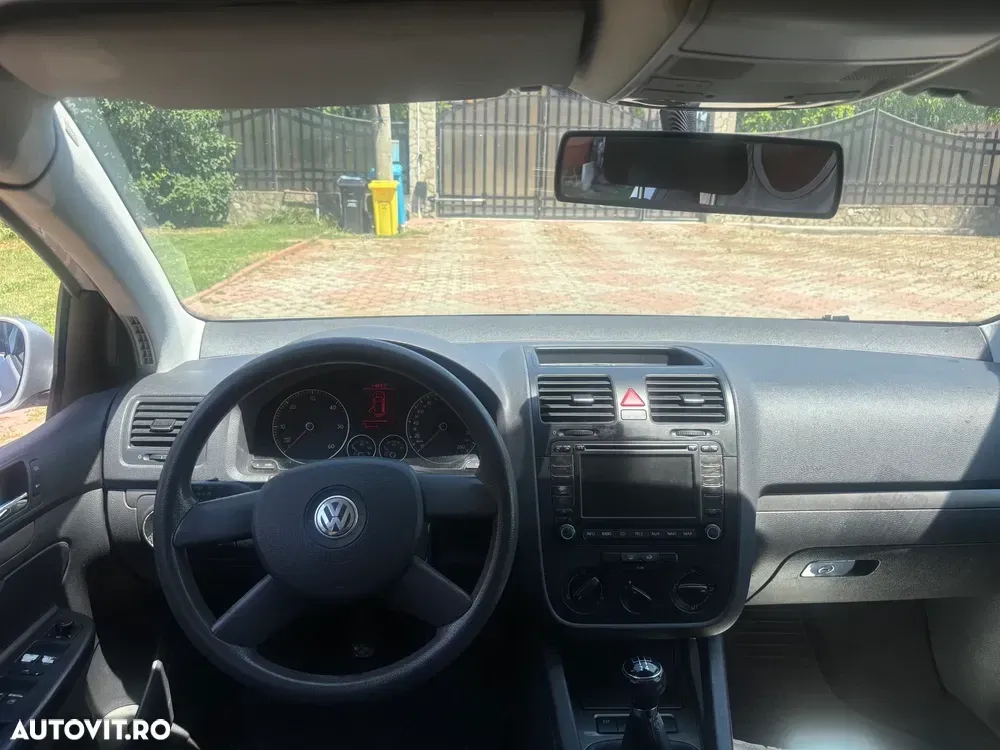 Volkswagen Golf — imagine 5