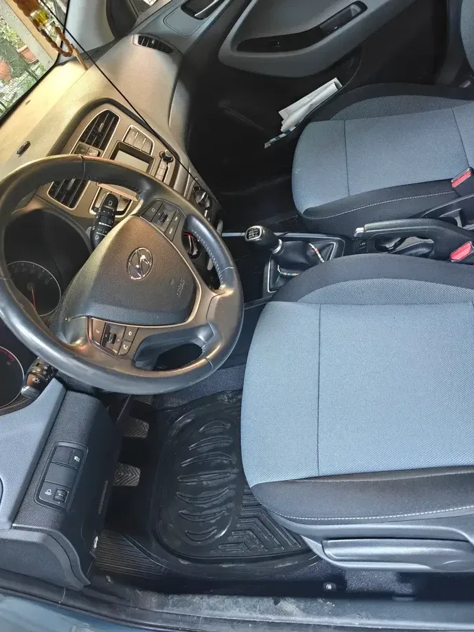 Hyundai i20 II 1.25 84CP M/T Comfort — imagine 9