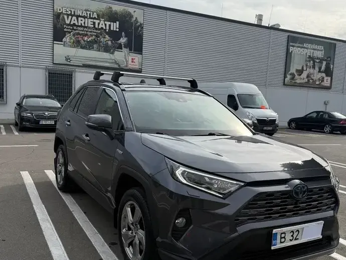 Toyota RAV4 V