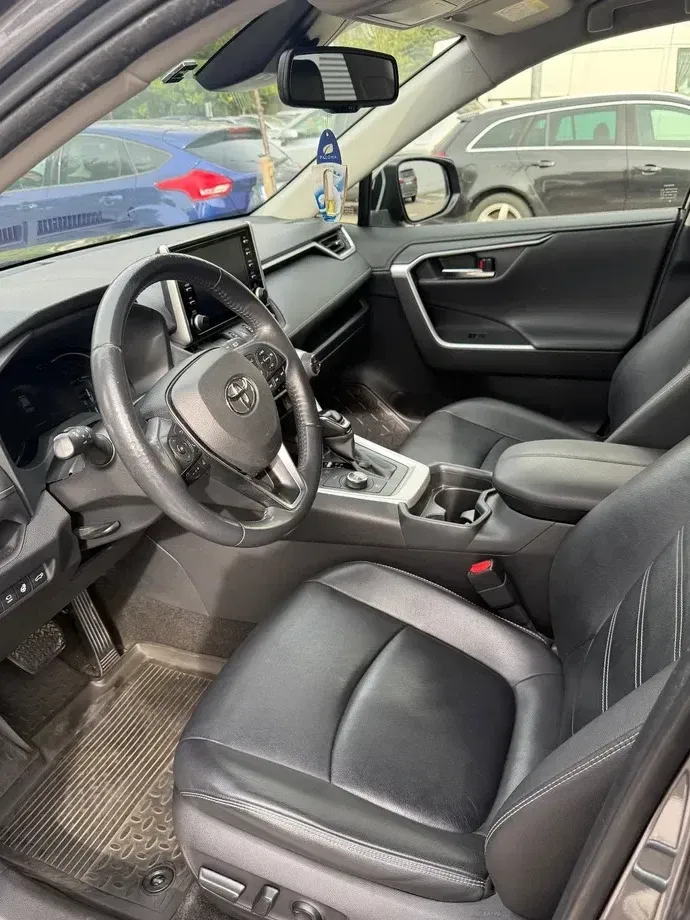 Toyota RAV4 V — imagine 8