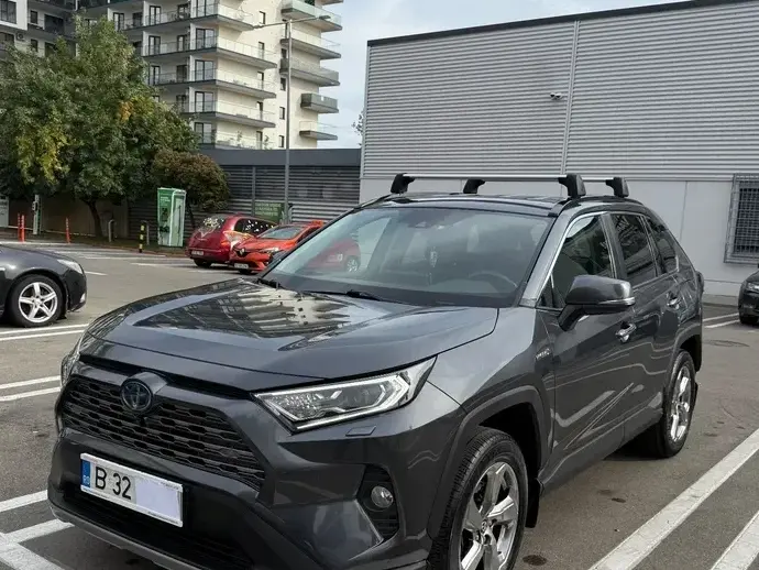 Toyota RAV4 V