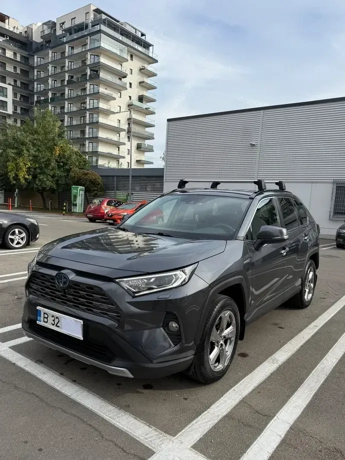 Toyota RAV4 V — imagine 2
