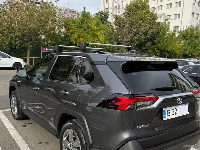 Toyota RAV4 V
