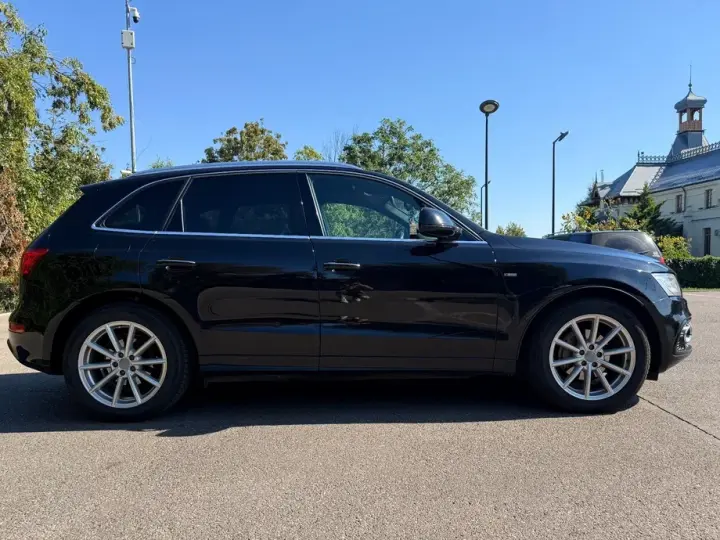 Audi Q5 FY