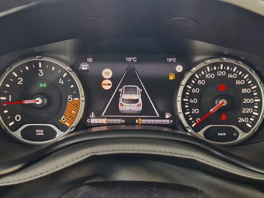 Jeep Renegade — imagine 10