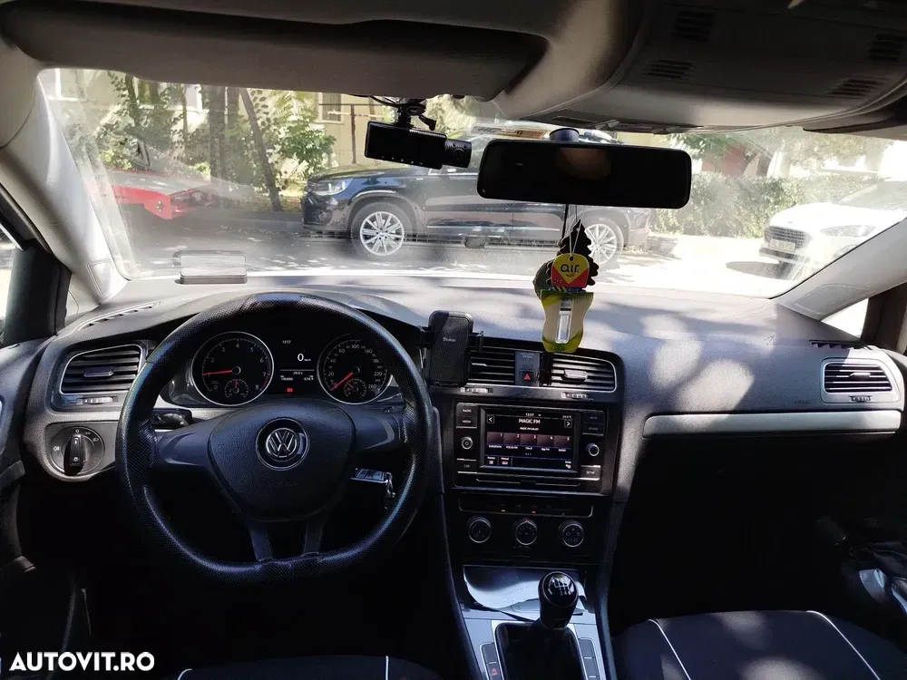 Volkswagen Golf 1.0 TSI Trendline — imagine 5