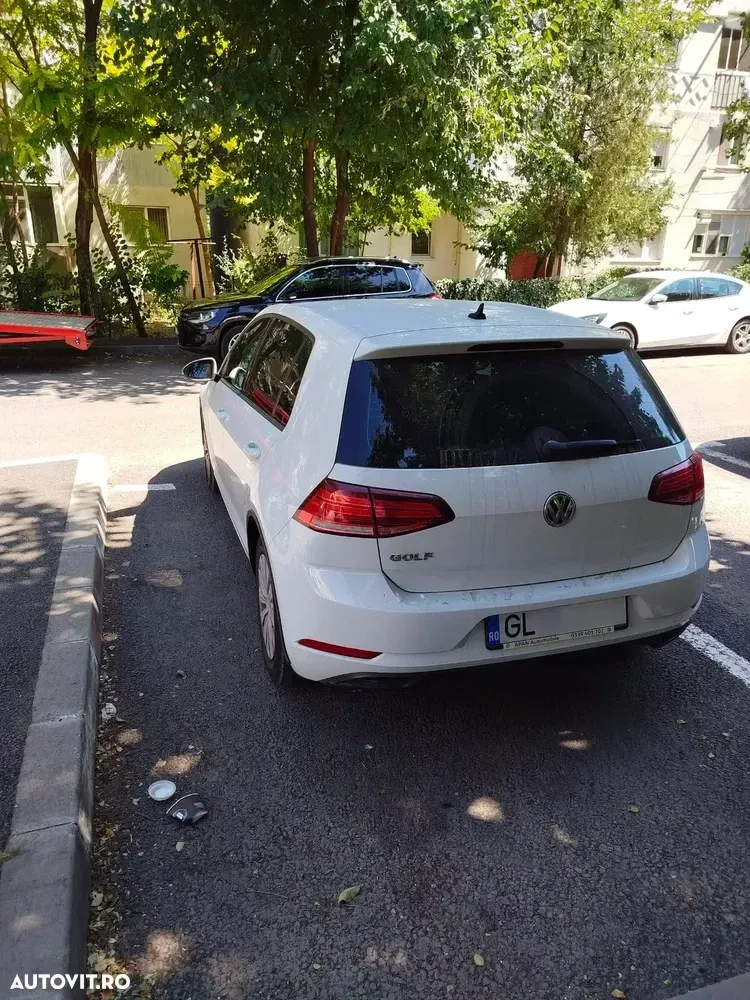 Volkswagen Golf 1.0 TSI Trendline — imagine 2