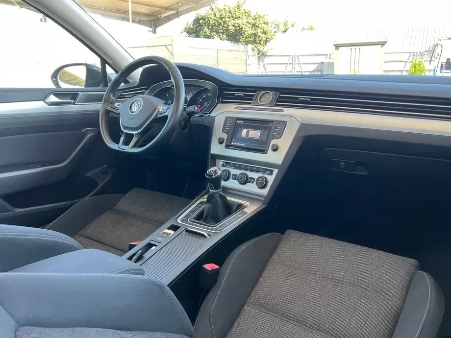 Volkswagen Passat 2.0 TDI Trendline — imagine 8