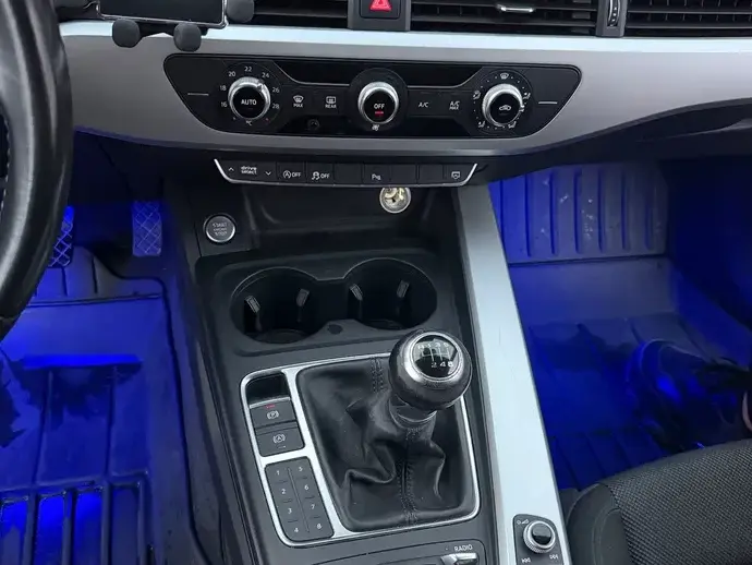 Audi A4 Limuzina B9 2.0 TDI