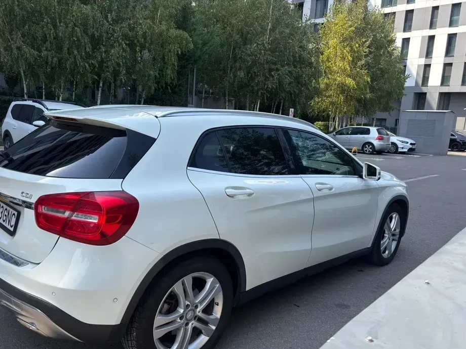Mercedes-Benz GLA 200 CDI 4MATIC Aut. — imagine 10