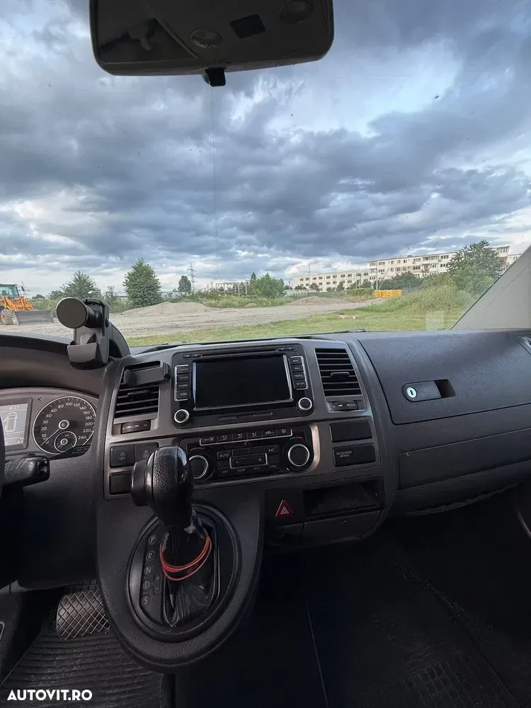 Volkswagen Caravelle — imagine 3