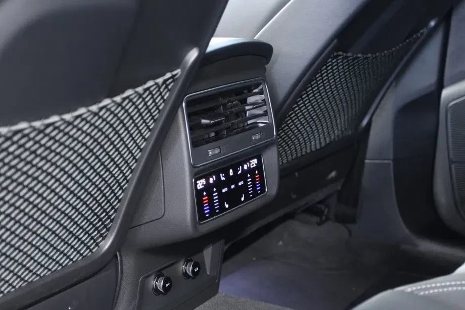 Audi Q8 — imagine 10
