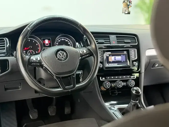 Volkswagen Golf VII