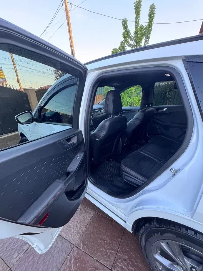 Ford Kuga III 2.0 EcoBlue A8 AWD ST Line — imagine 10
