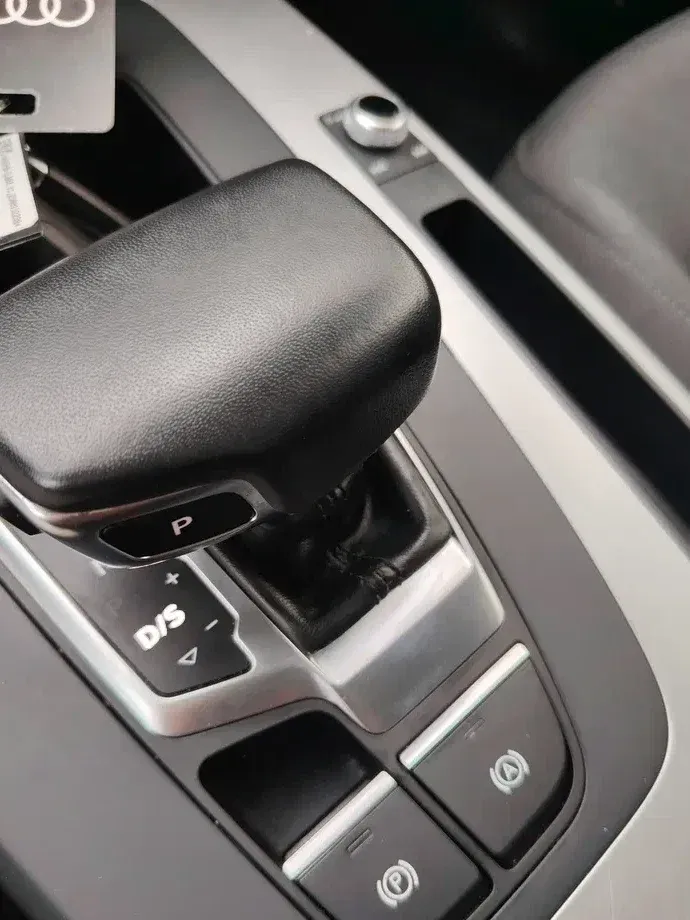 Audi Q5 35 TDI S tronic — imagine 2