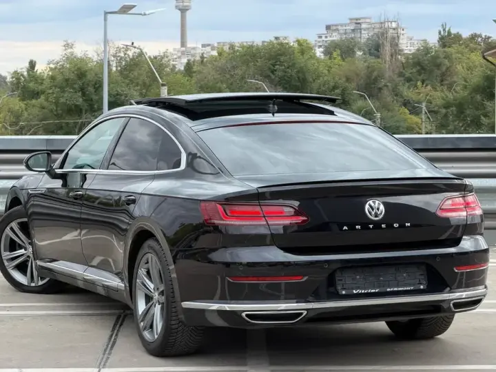 Volkswagen Arteon 2.0 TDI R-Line