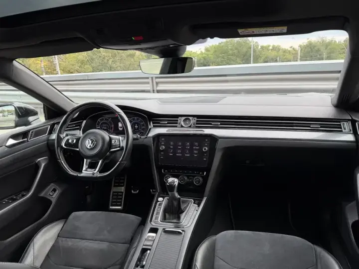 Volkswagen Arteon 2.0 TDI R-Line