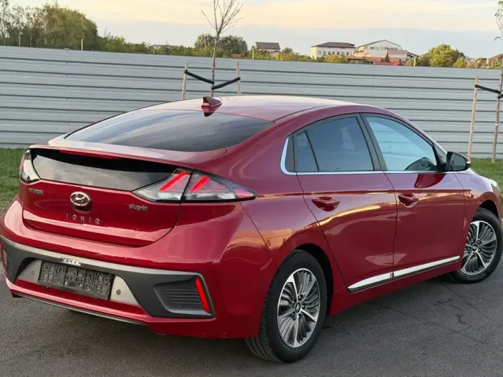 Hyundai IONIQ 1.6 GDI Premium