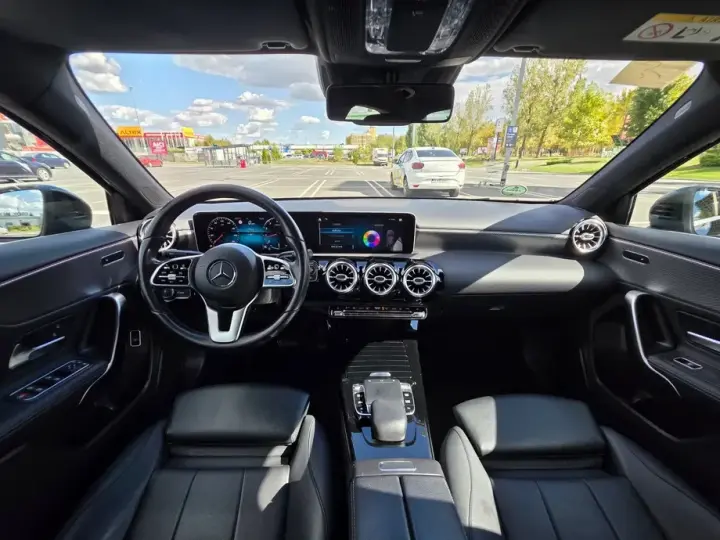 Mercedes-Benz A 180 W177/V177 7G-DCT Edition